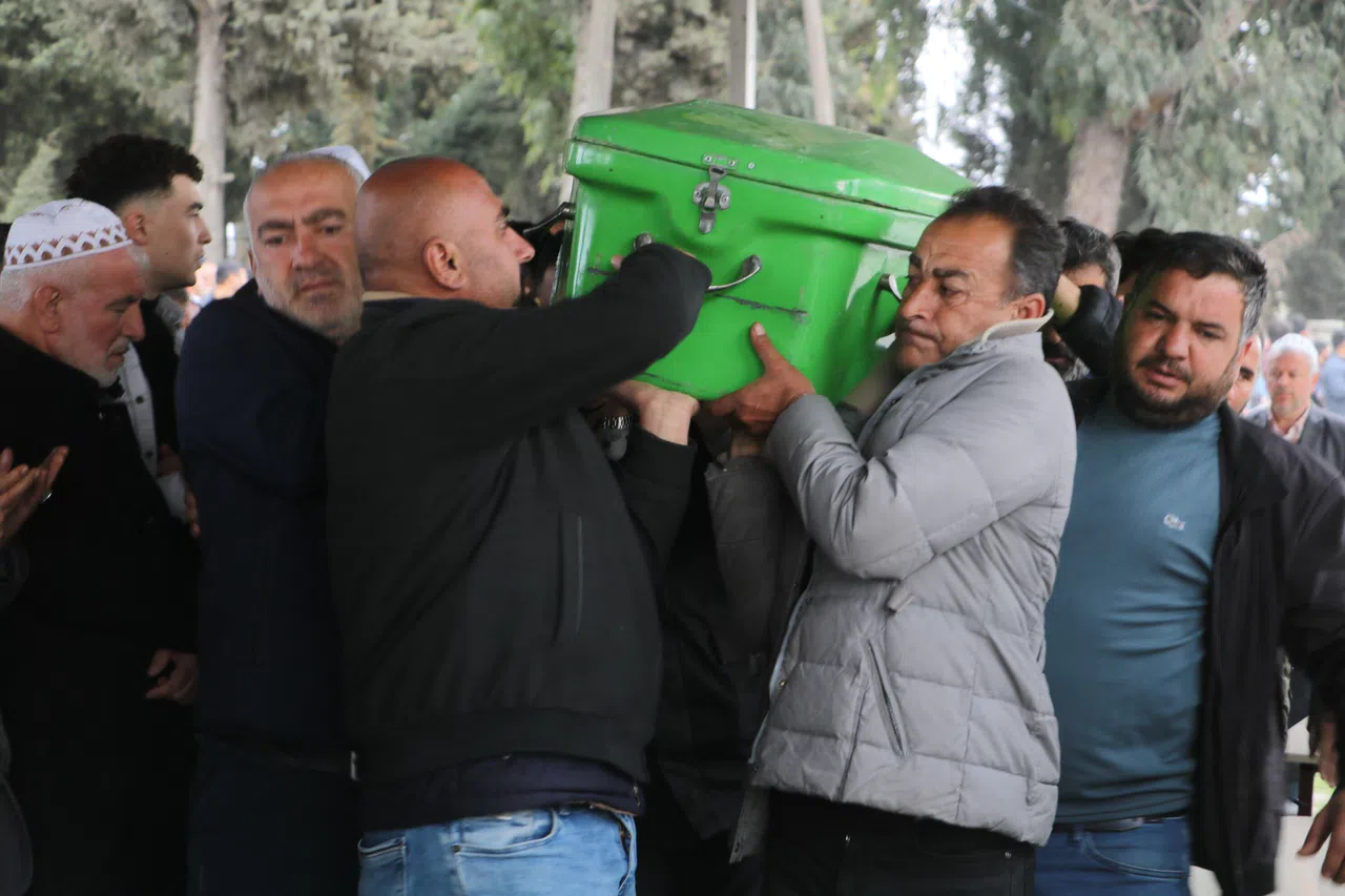 Feci kazada ölen 6 kişi son yolculuğuna uğurlandı