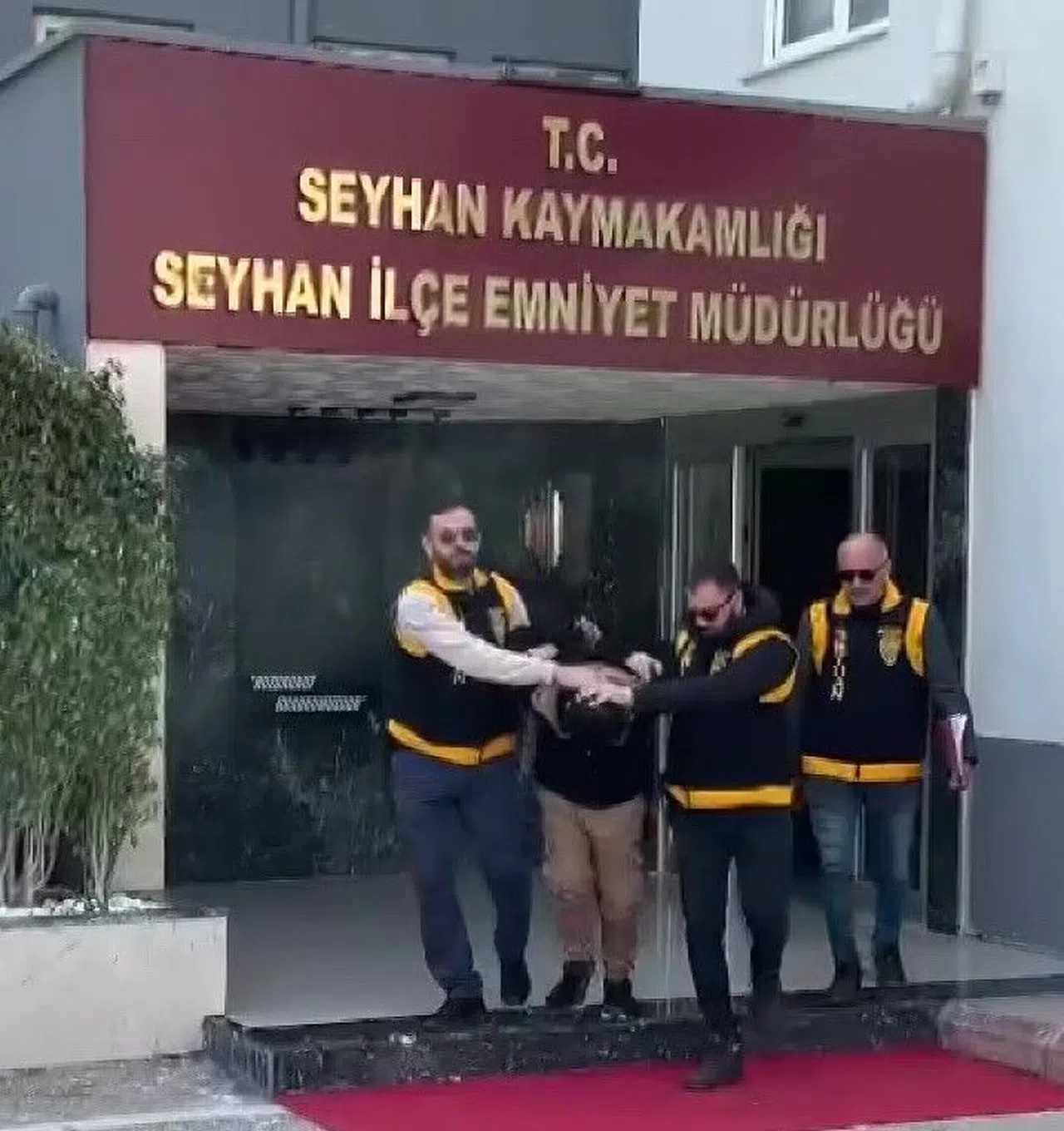 Eski karısını vurdu 'Seviyorum' savunması yaptı