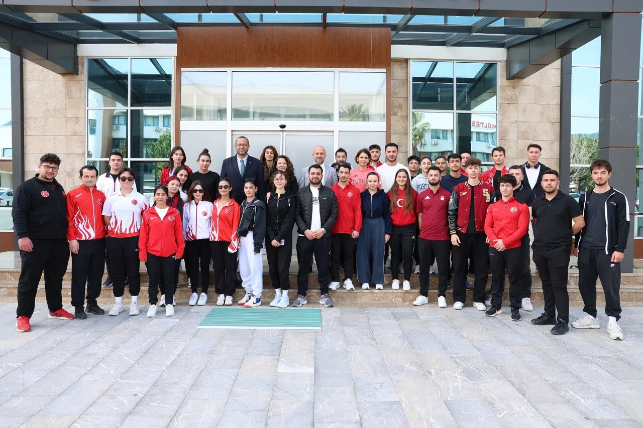 ALKÜ’lü Derece Yapan Sporcular Rektör Türkdoğan ile Buluştu