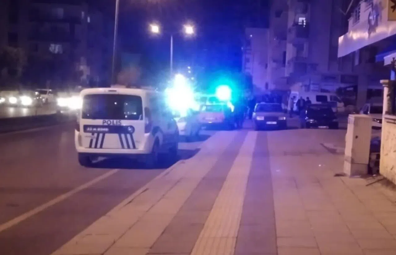Sokak Ortasında Bıçaklı Kavga
