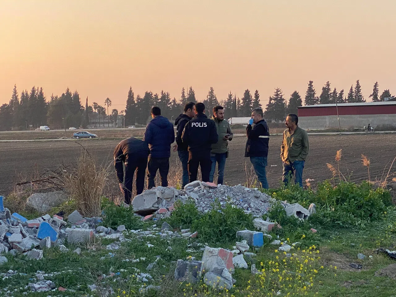 Aracı Arıza Yapan Vatandaş Fark Etti: Adana'da İnsan Kemikleri ve Kafatası Bulundu