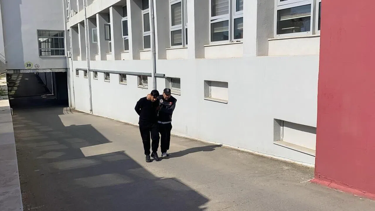 'Ev Ofis'te Uyuşturucu ve Silah! Şüphelinin Savunması Pes Dedirtti