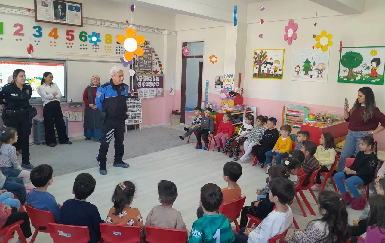 Bozyazı'da Öğrencilere 'Trafik ve Güvenlik' Eğitimi