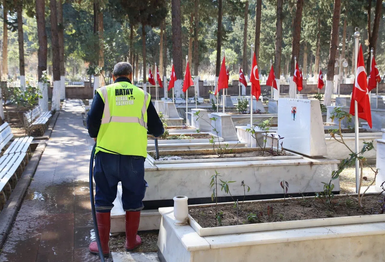 Şehitliklerde Bakım ve Onarım Yapıldı