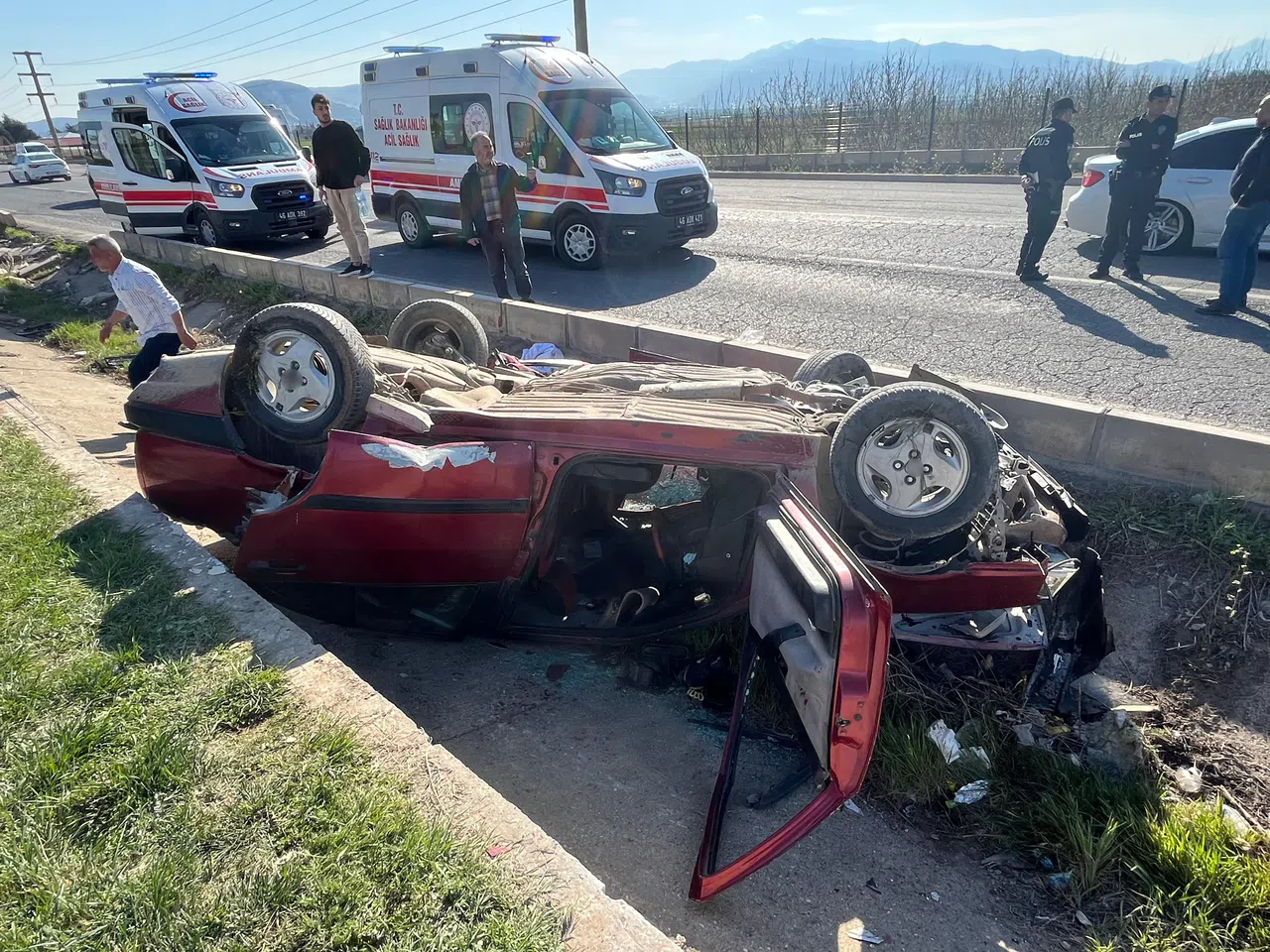 Kahramanmaraş’ta İki Otomobil Kafa Kafaya Çarpıştı: 1’i Ağır 6 Yaralı