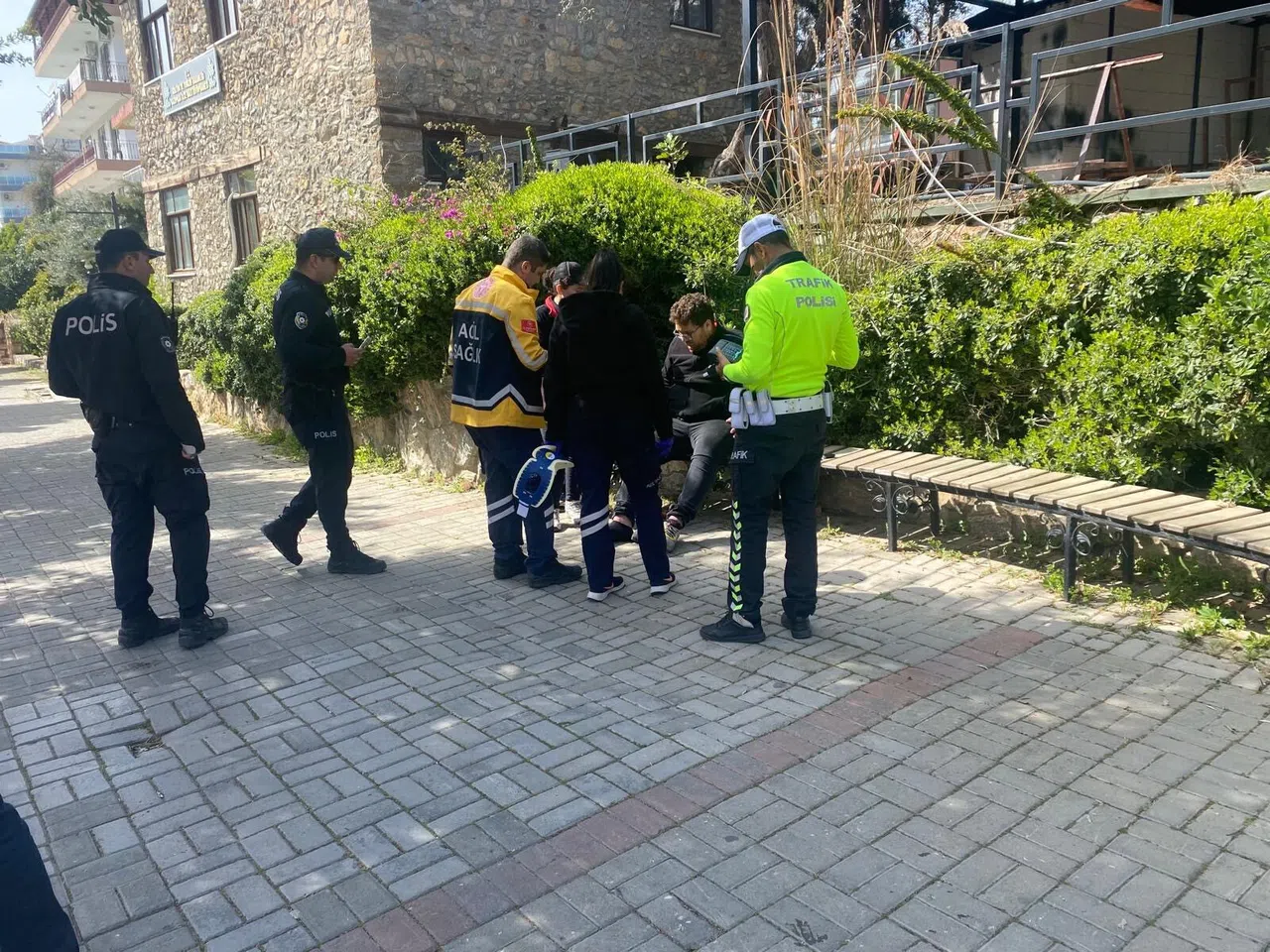 Gazipaşa'da Motokurye Kazada Yaralandı