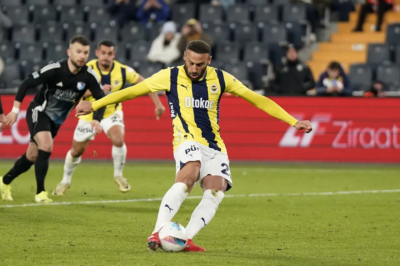 Fenerbahçe Teknik Heyetinden Cenk Tosun Kararı