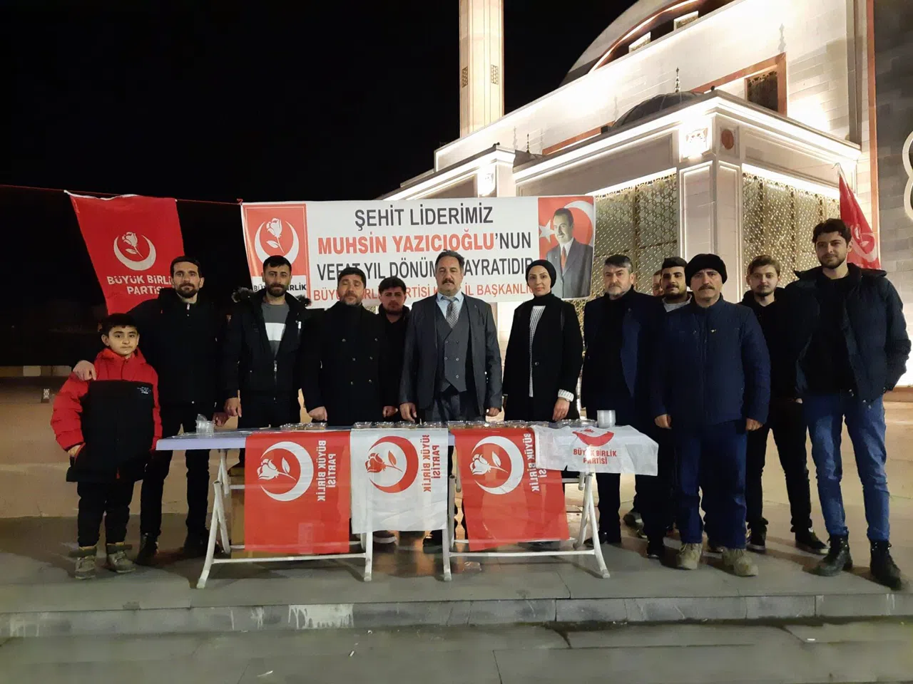Kars'ta Muhsin Yazıcıoğlu İçin Mevlit Okutuldu, Lokma Dağıtıldı