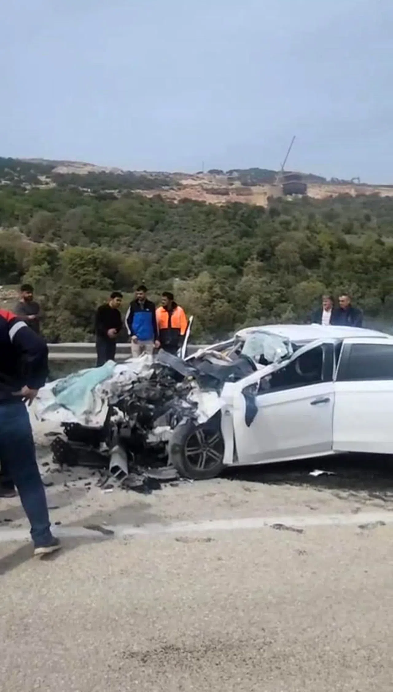 Hafriyat Kamyonu ile Otomobil Çarpıştı: 1 Ölü, 1 Ağır Yaralı