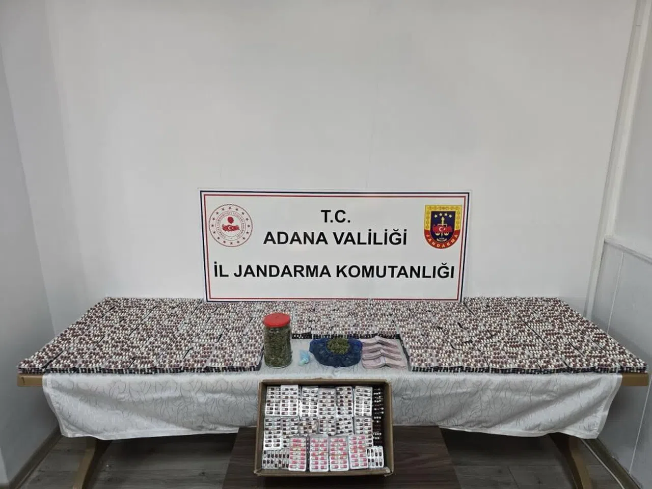 Uyuşturucu tacirlerine operasyon: 9 tutuklama