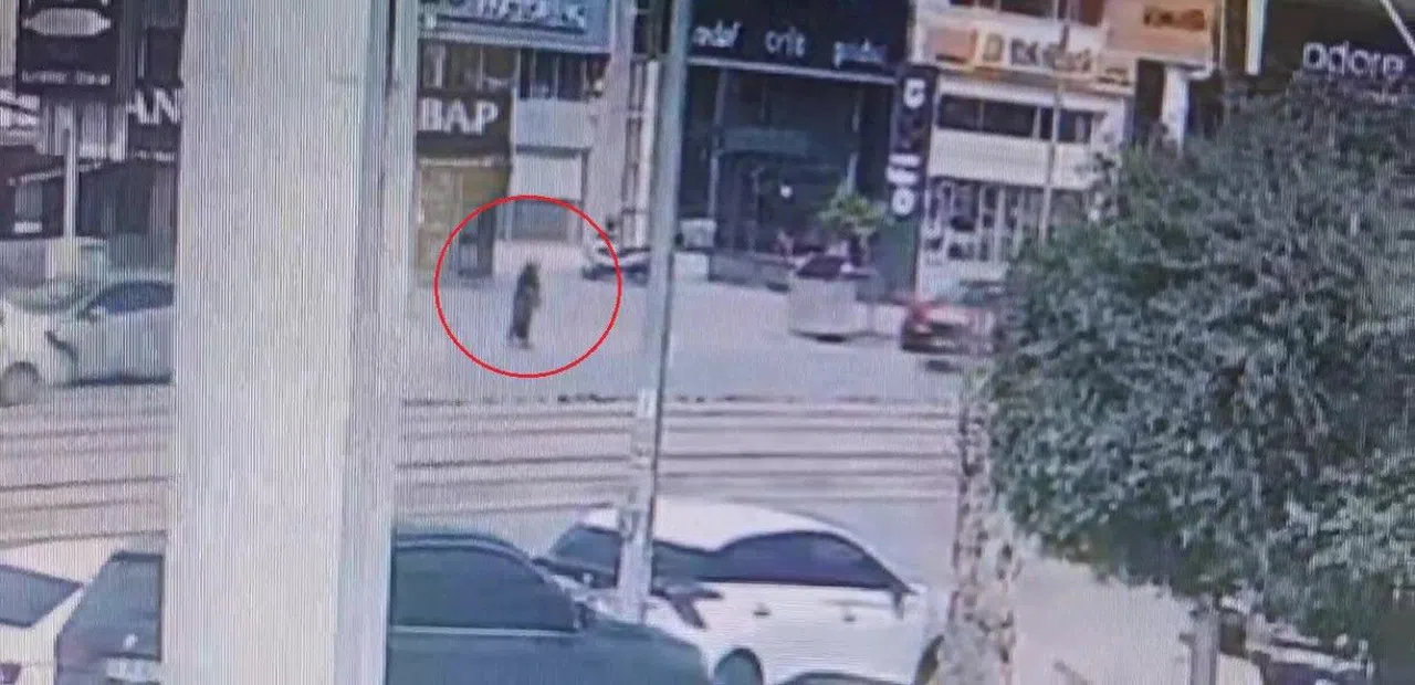 Yaşlı Kadını Hayattan Koparan Kaza Kamerada