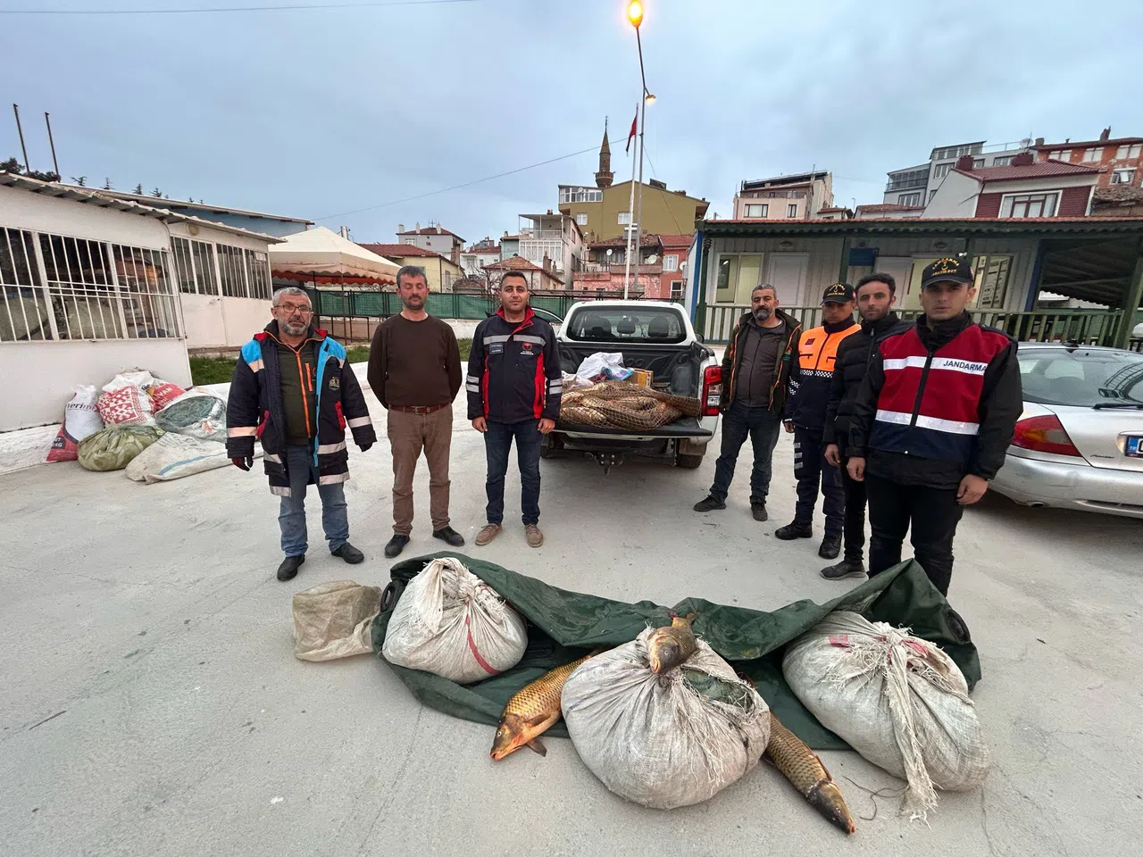 Kaçarken Araçlarında Mahsur Kalıp Yakalandılar