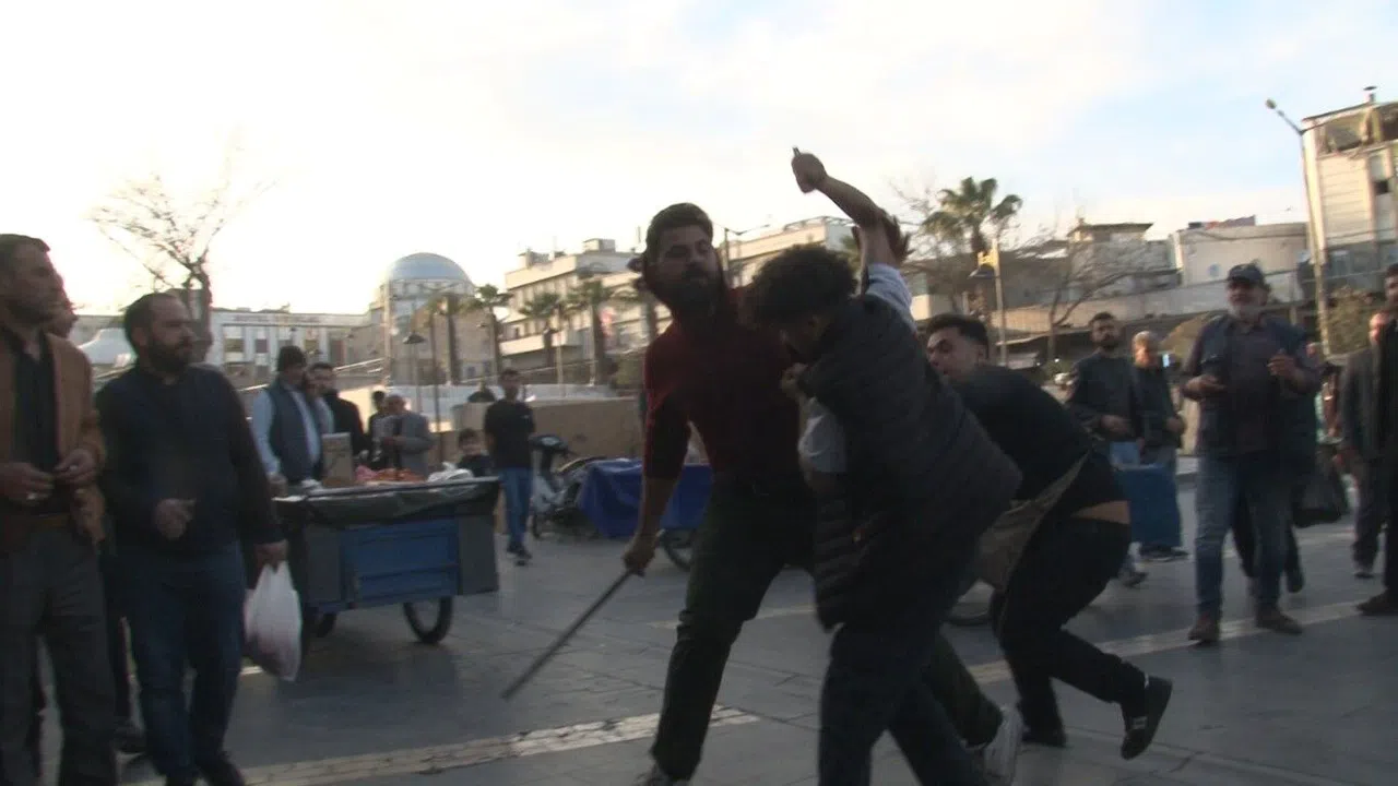 Seyyar Satıcıların Yer Kavgası: Bıçaklar ve Sopalar Konuştu!