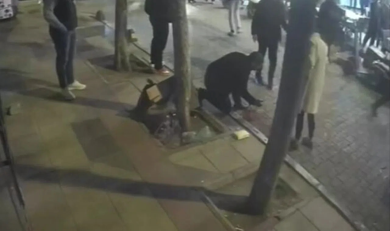 Kavgayı Ayırmak İsterken Kulağından Isırıldı