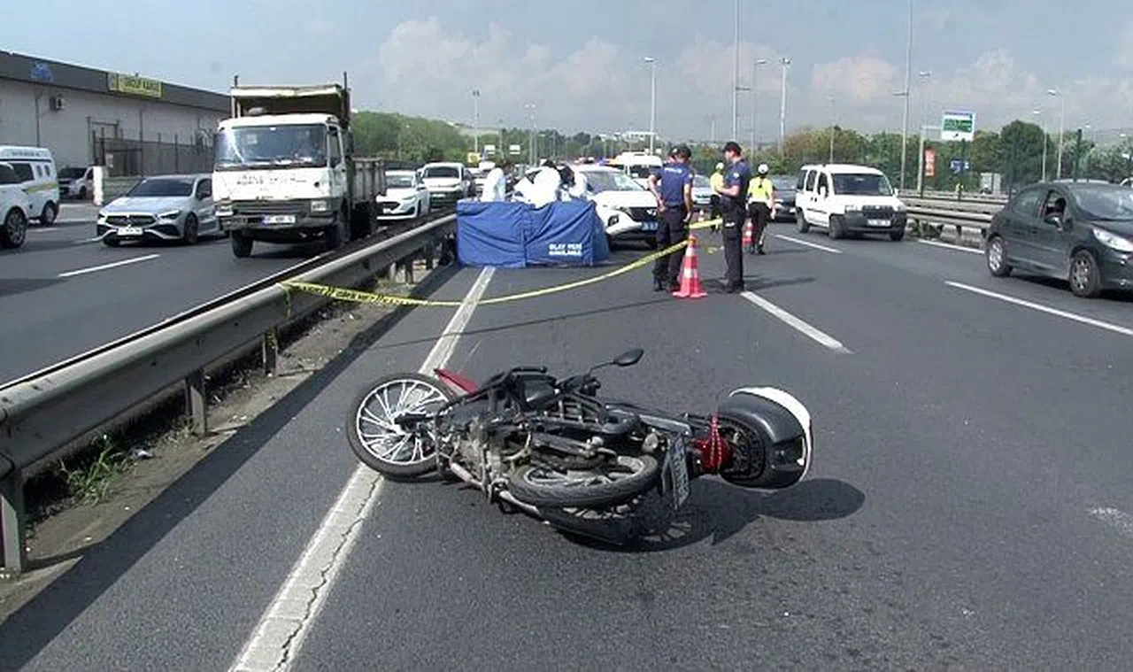 Motosiklet Otomobille Çarpıştı: 1 Yaralı