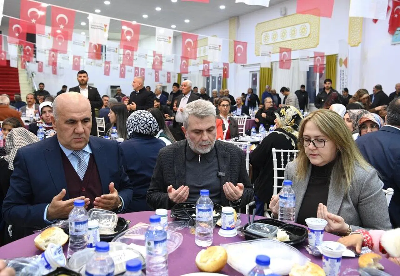 Ekinözü’nde Gönül Sofrası Kuruldu, Yeni Müjdeler Paylaşıldı