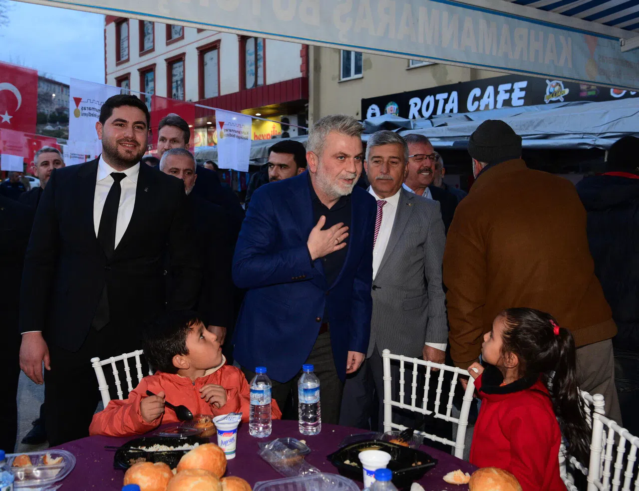 Büyükşehir’in İftar Sofrası Göksun’da Kuruldu