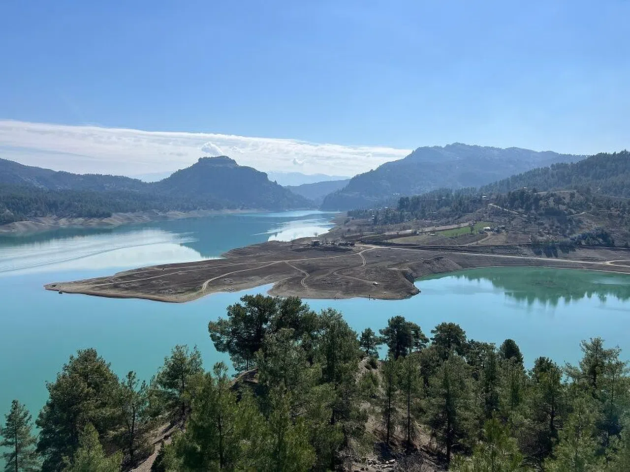 Kahramanmaraş'ta Su Çekilince Eski Köy Ortaya Çıktı