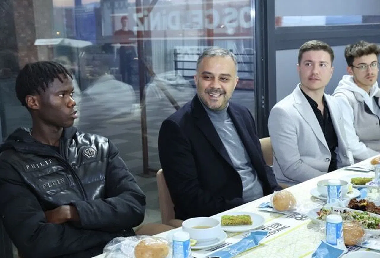 Başkan Toptaş, 63 ülkeden gelen Yedikıta’lı öğrencilerle iftar sofrasında buluştu