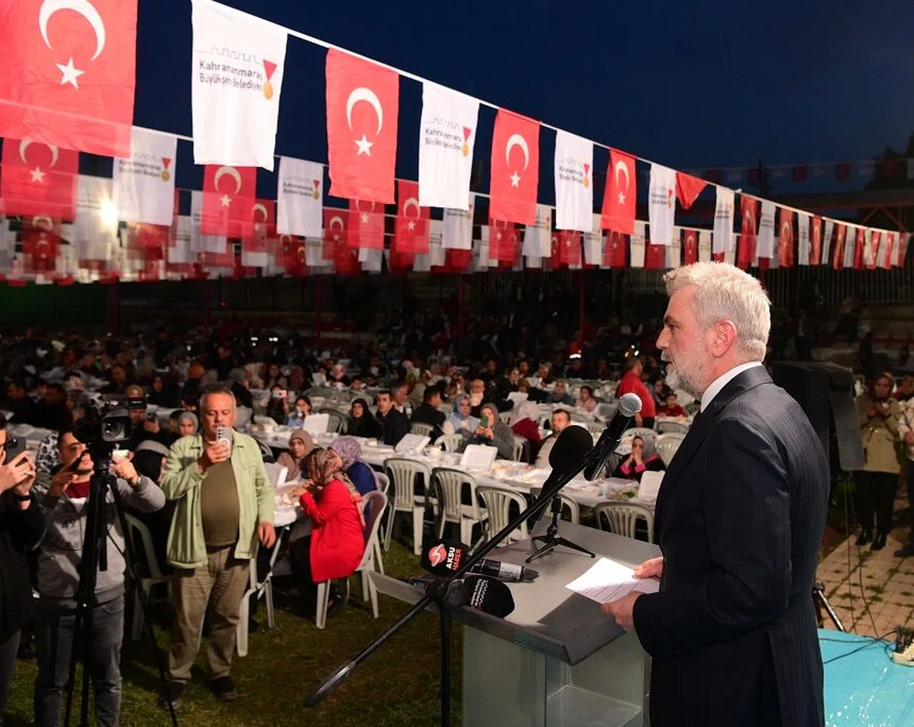 İftar Sofrası Bu Kez Onikişubat’ta Yüzlerce Vatandaşı Ağırladı