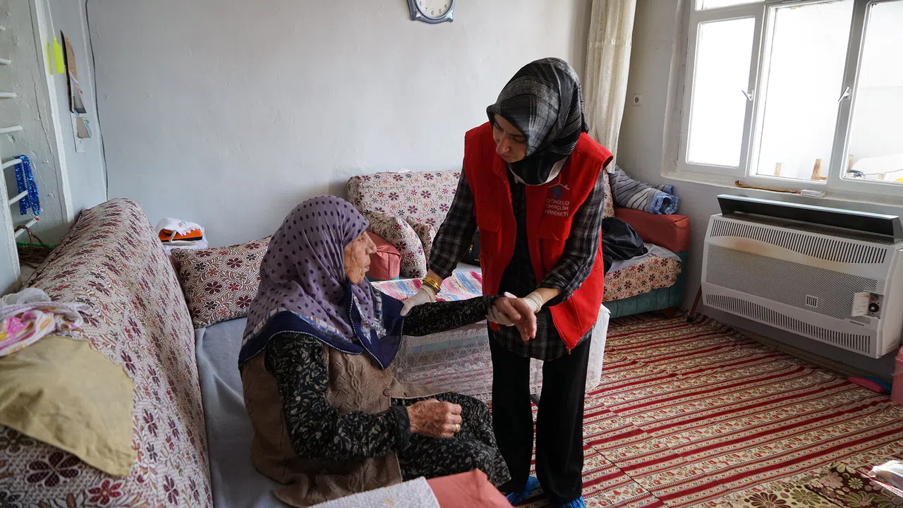 Büyükşehir Ulu Çınarları Bayrama Hazırlıyor