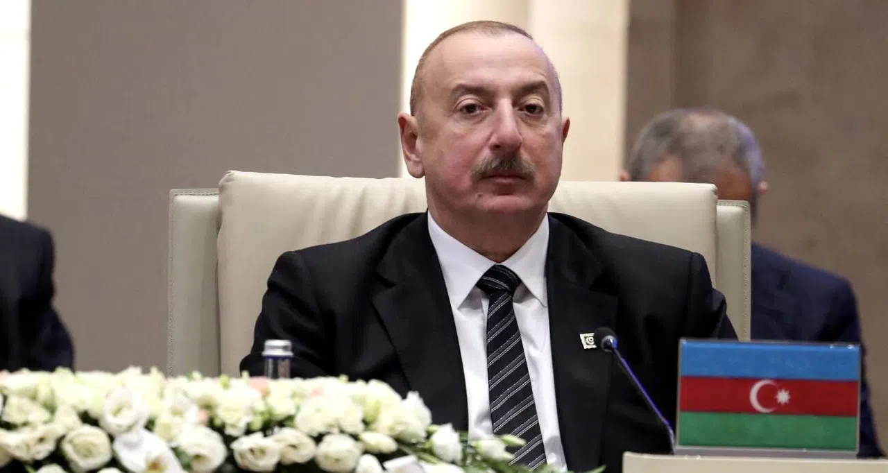Aliyev, Azerbaycan'ın D-8 üyeliğini onayladı