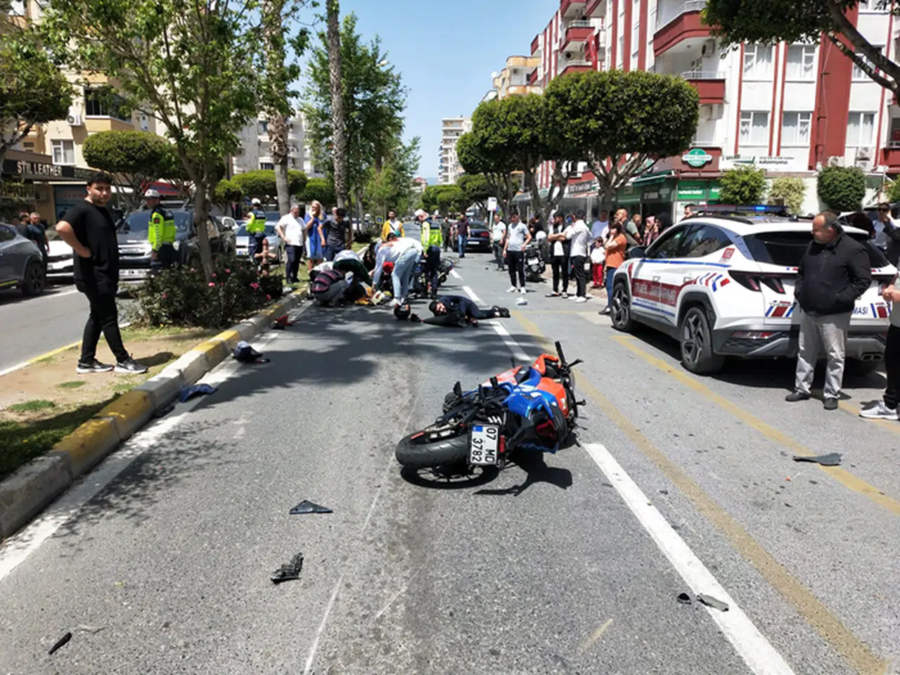 Motosikletler Çarpıştı: 2 Yaralı