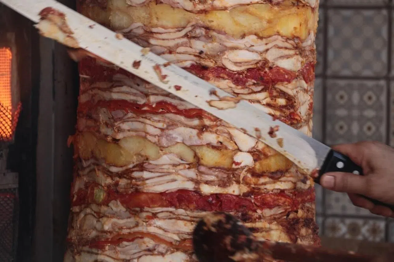 Tavuk döner kaynaklı zehirlenmeler, kitlesel sağlık krizlerine yol açabilir