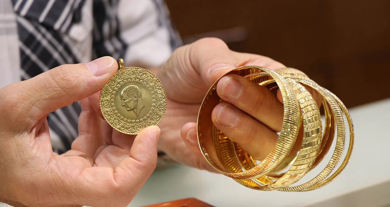 Altın rekor tazeledi