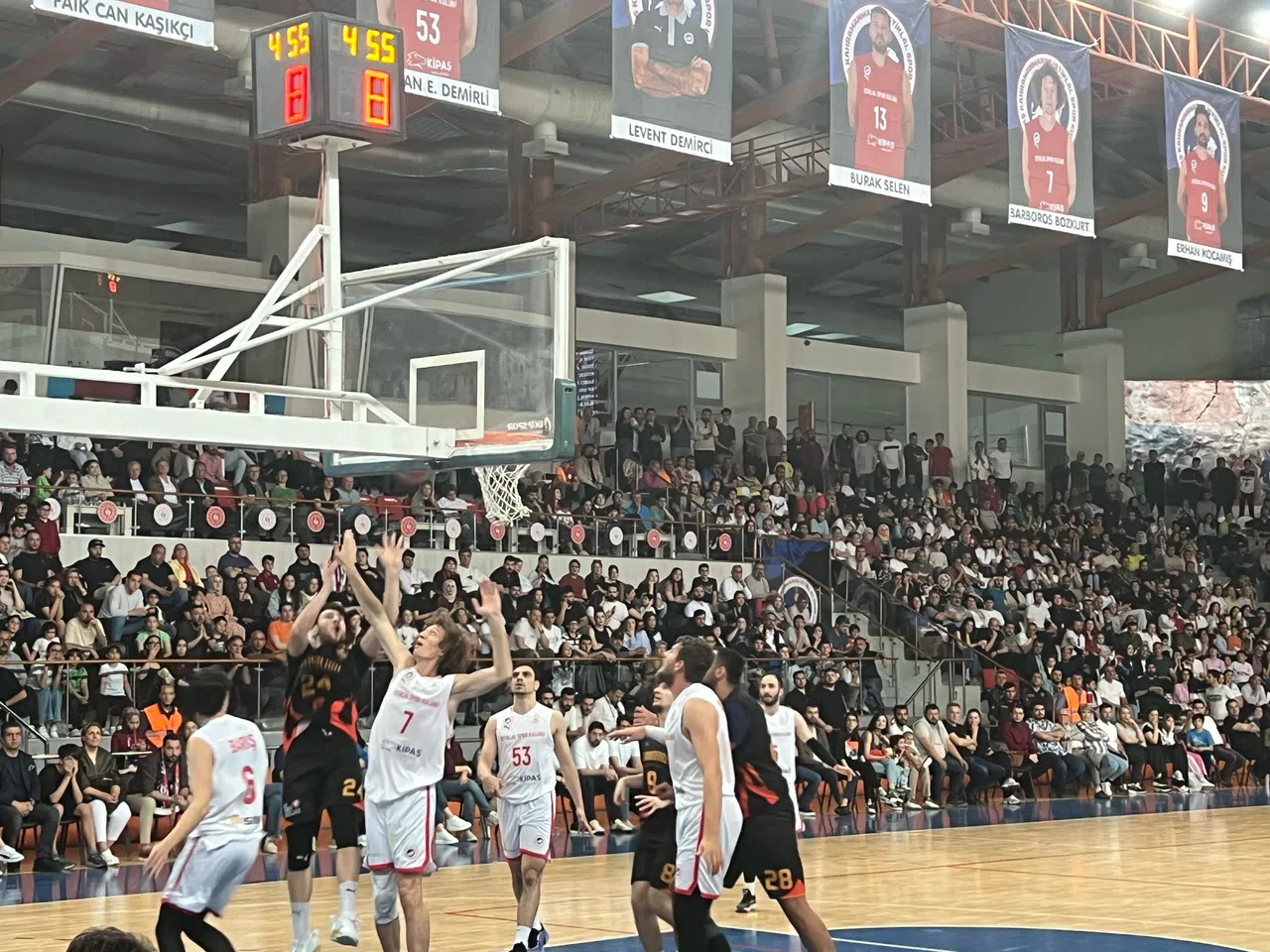 İstiklalspor Şampiyonluk Yolunda