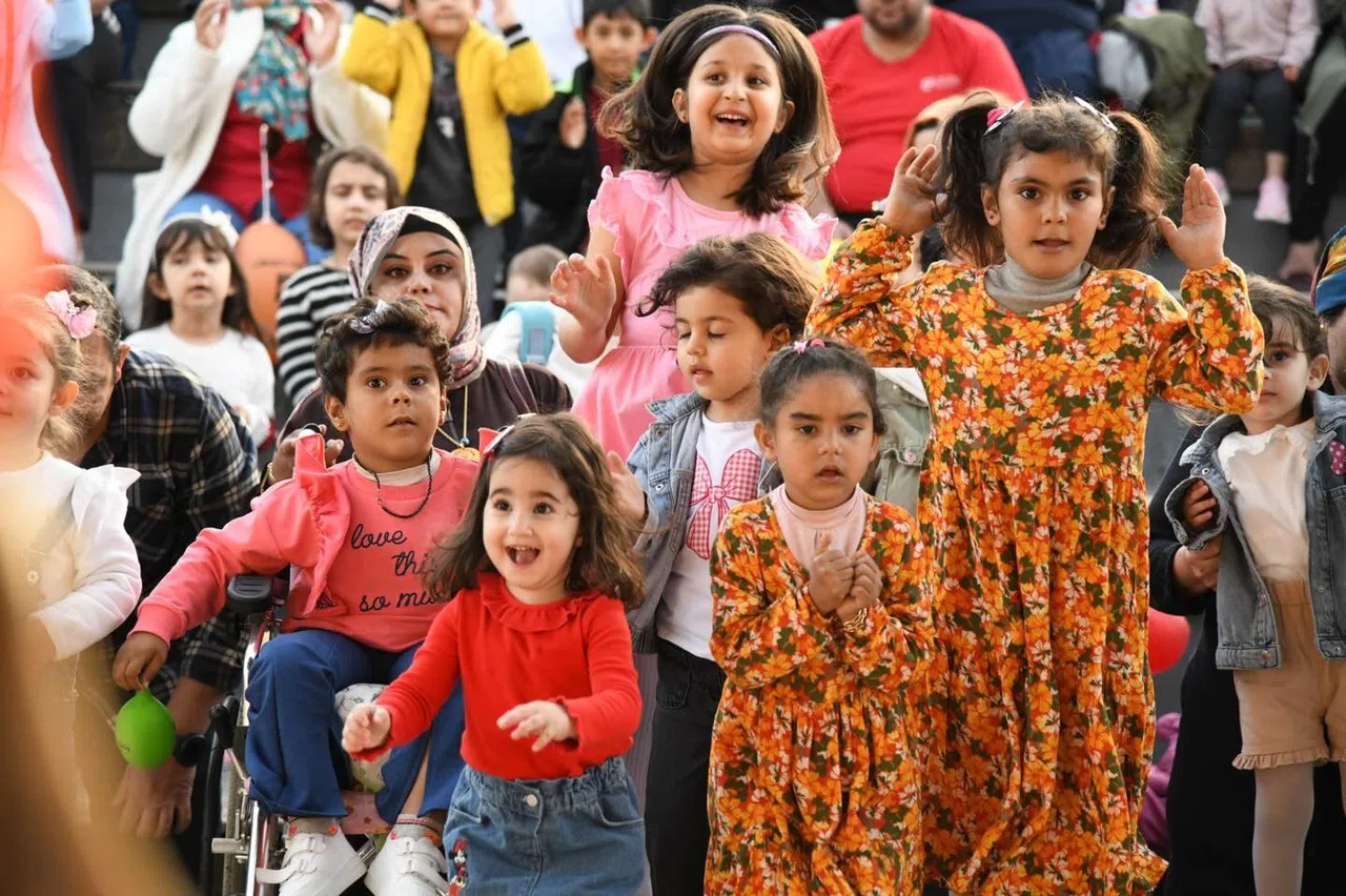 Çocuklar Bayram Şenliğinde Doyasıya Eğlendi