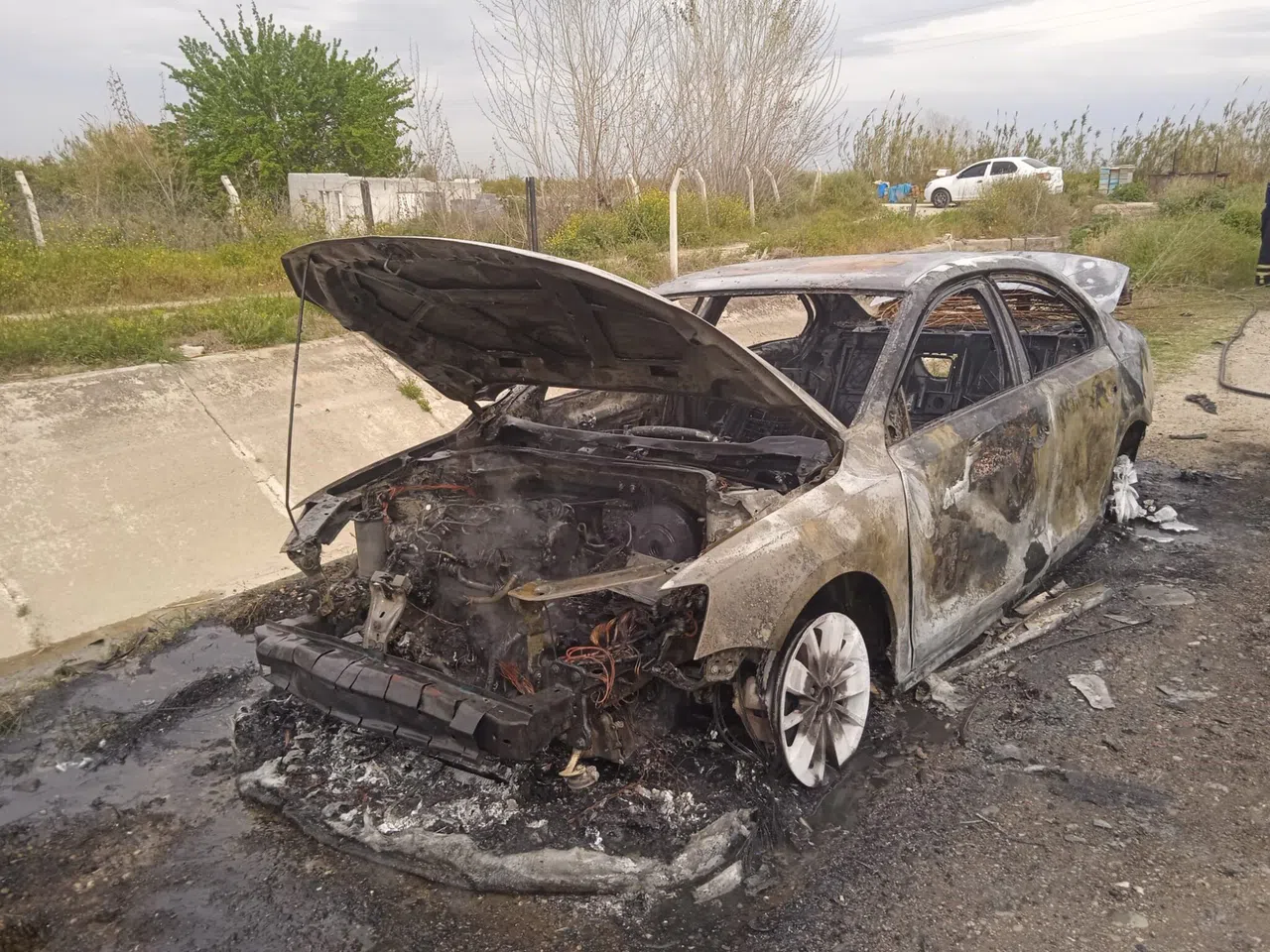 Yanan Otomobiller Demir Yığınına Döndü