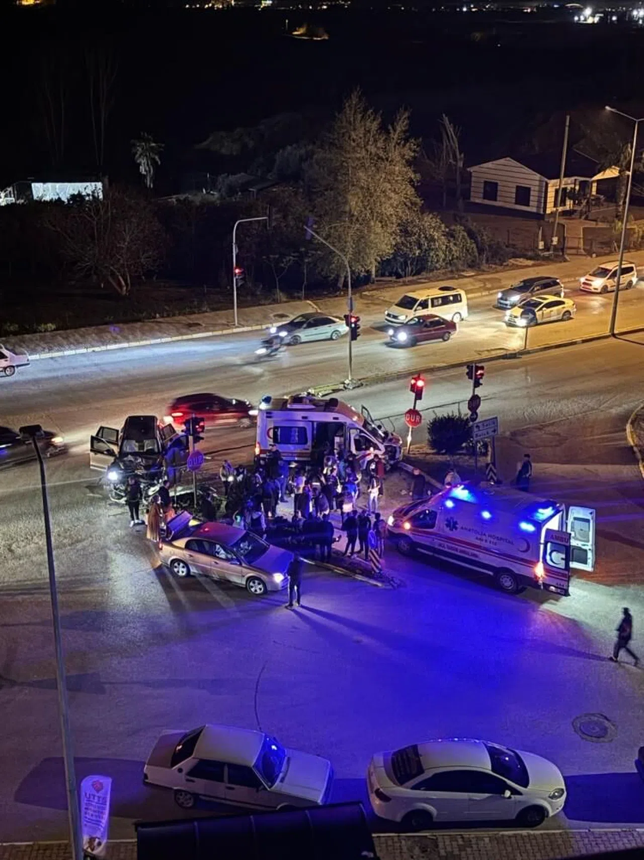 Ambulans ile cipin karıştığı kazada 9 kişi yaralandı