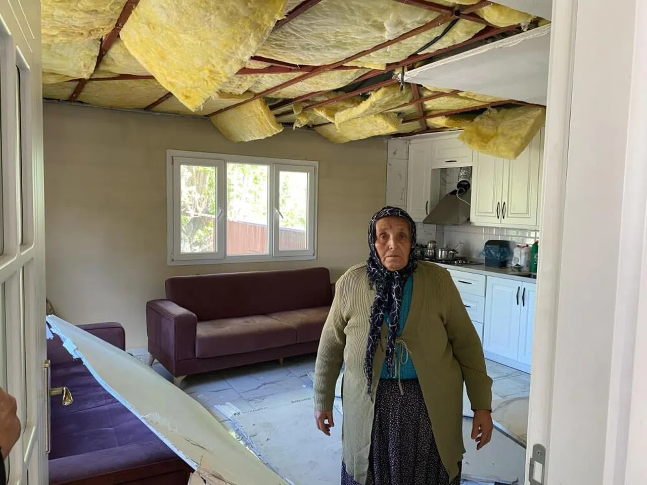 Depremde yıkılan evinin yerine yaptırdığı yuvası başına yıkıldı