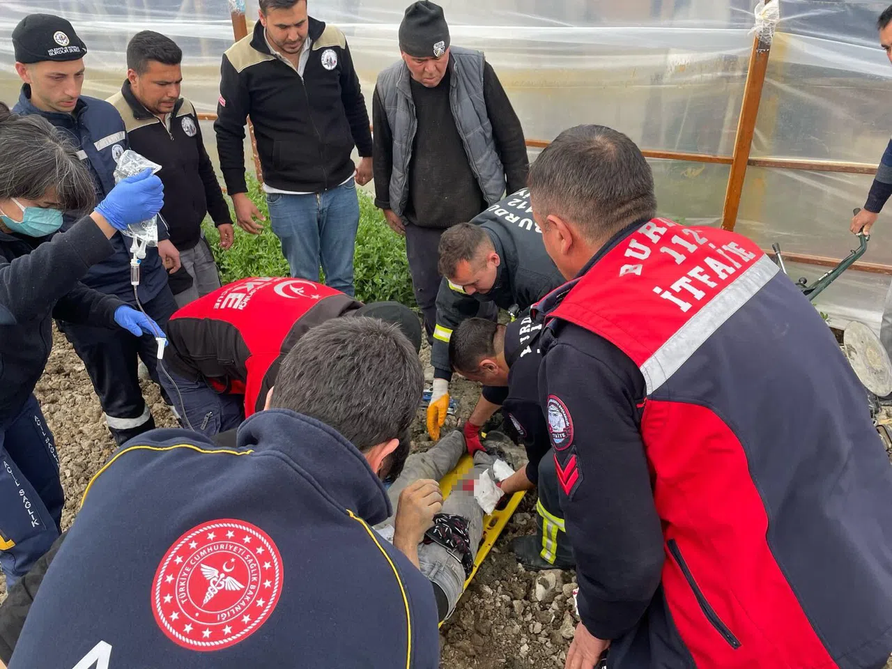 Çapa makinesine sıkıştı İtfaiye ekipleri Kurtardı