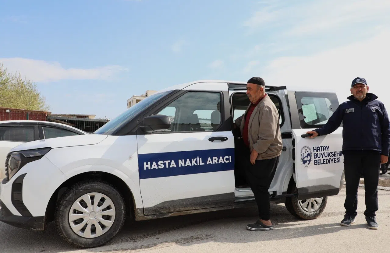 Hasta Vatandaşlara Desteklerini Sürdürüyor