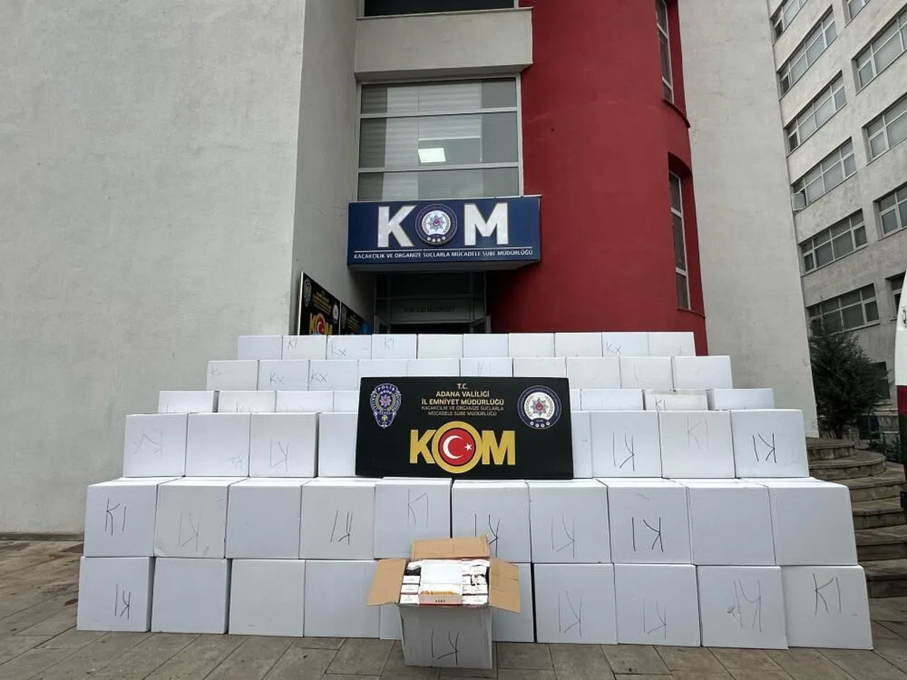 Piyasa değeri 12 milyon TL kaçak makaron ele geçirildi