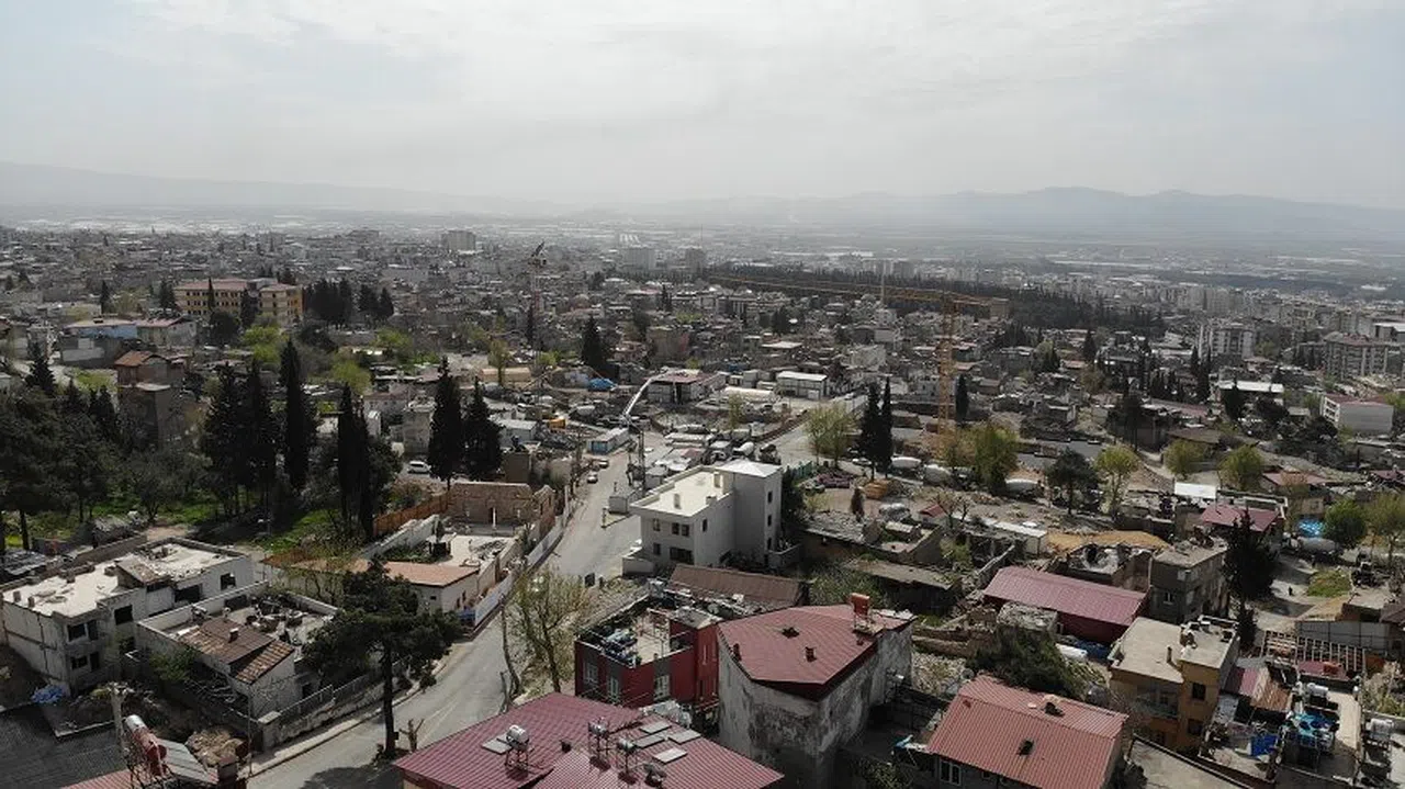 Kahramanmaraş’ın Tarihi Mahallelerinde Deprem Konutları Yükseliyor