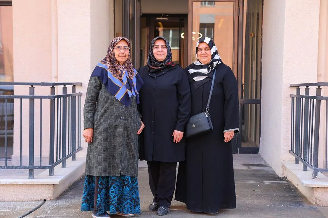 Deprem konutlarını gezenler: "Çok güzel dört dörtlük, hoşumuza gitti"