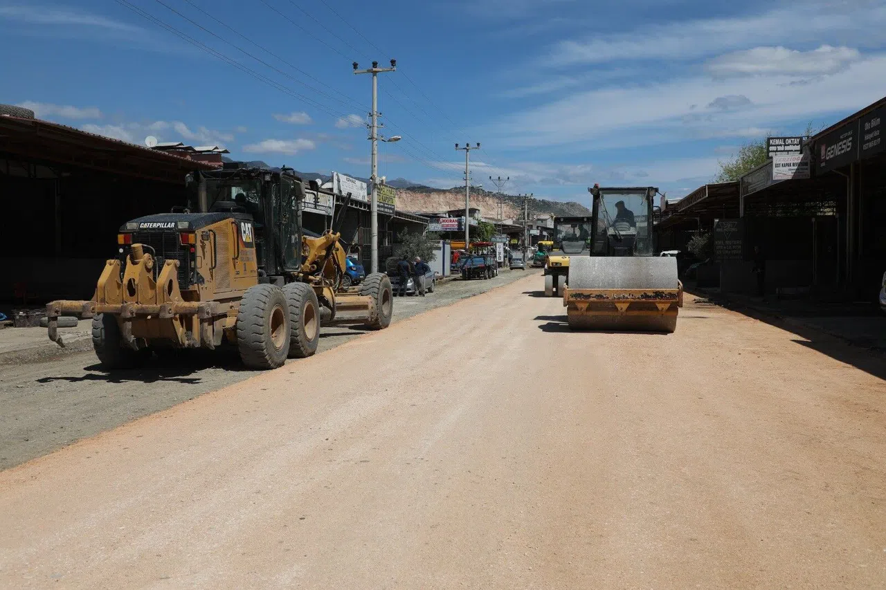 Sanayi Sitesinde Yollar Asfaltlandı