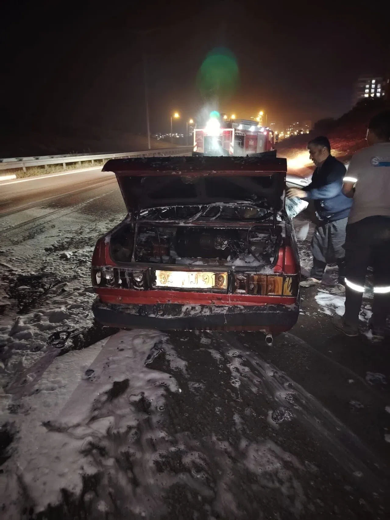 Seyir Halindeki Araç Alev Aldı