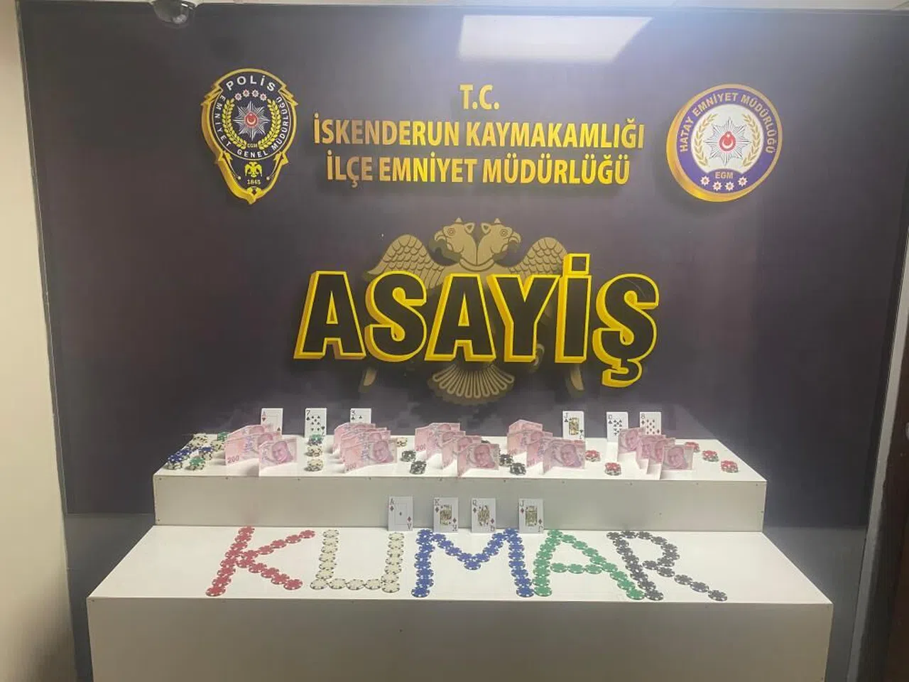 Kumar oynarken yakalanan şahsın aklına ilk gelen polise kimlik sormak oldu