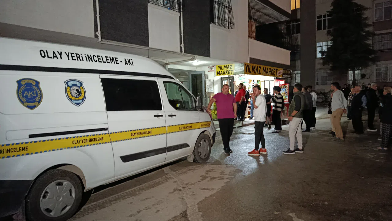 Apartman Dairesinde Yangın: 1 Kişi Ölü Bulundu