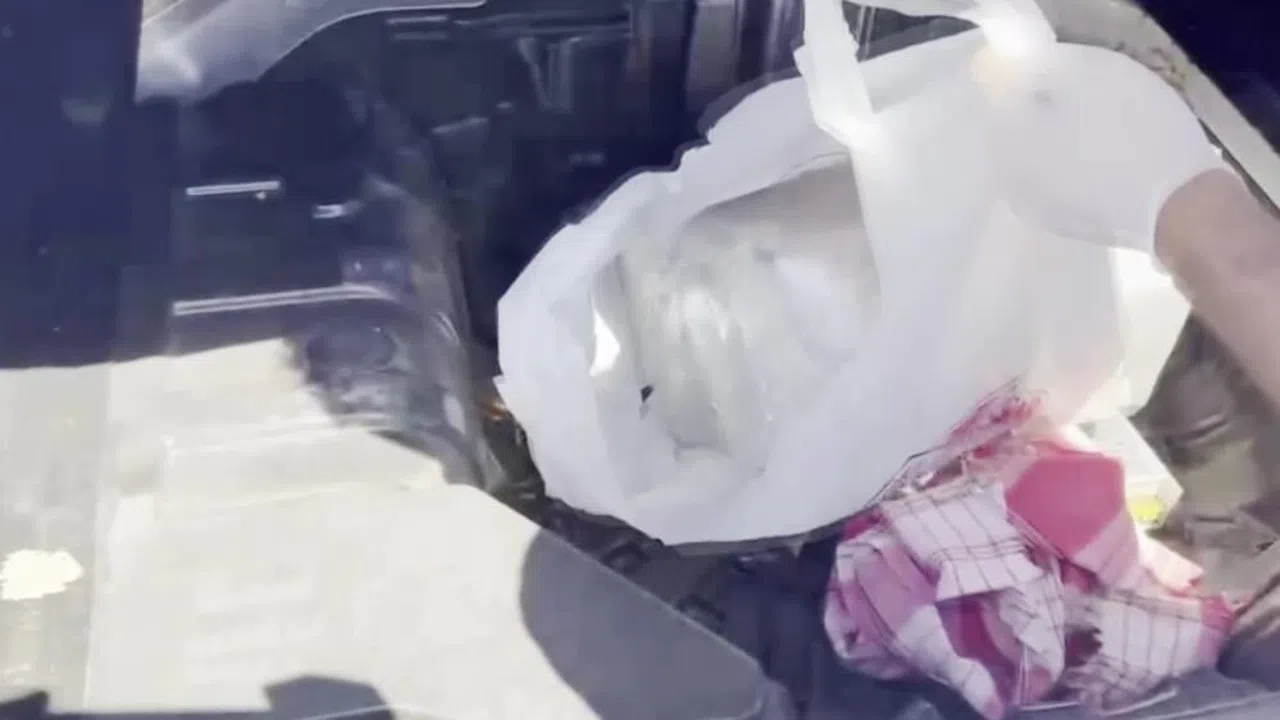 Yedek lastiğe gizlenen esrar, uygulamada ortaya çıktı