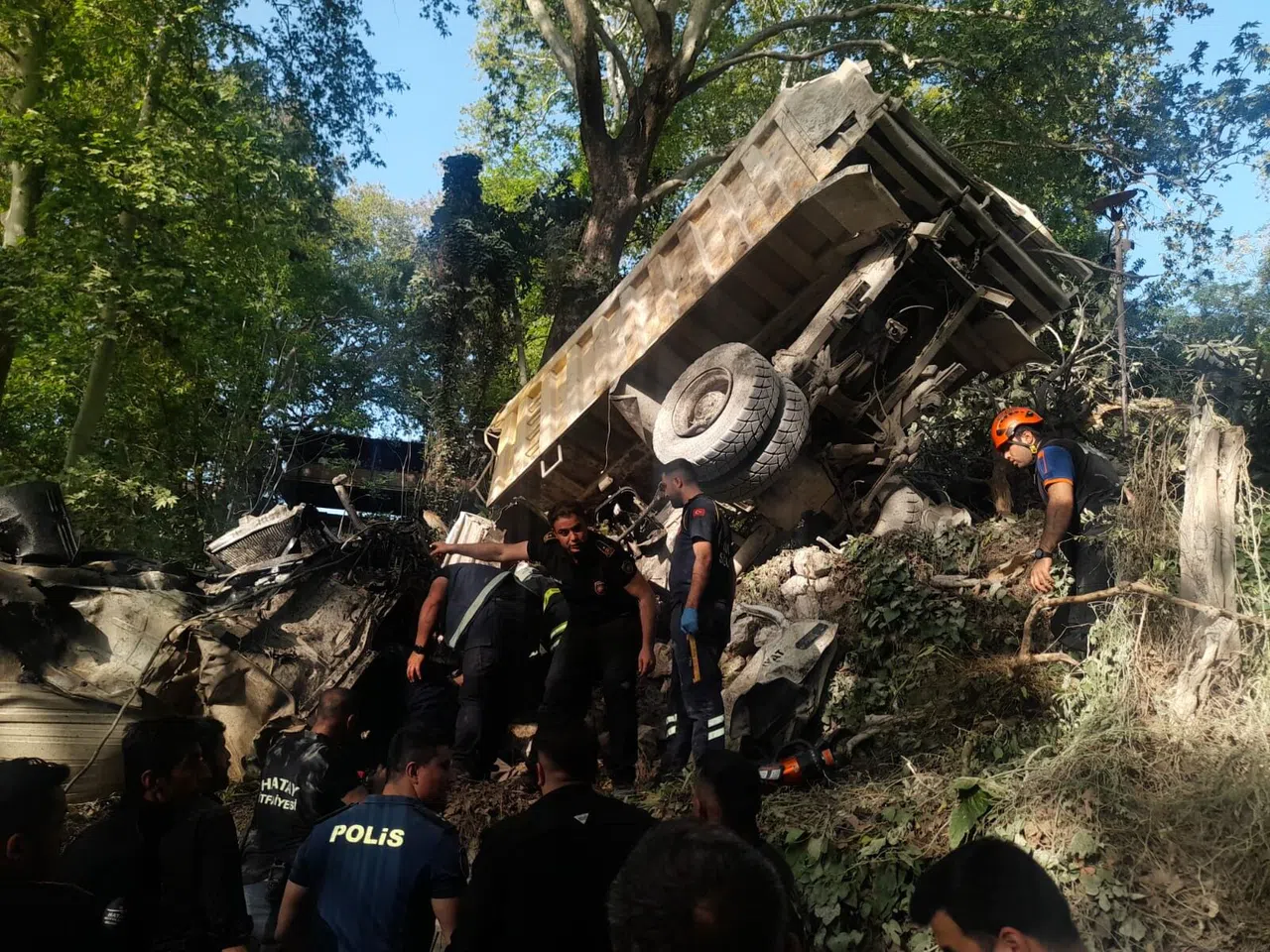 Hafriyat Kamyonunun Freni Patladı : 1 ölü, 1 yaralı