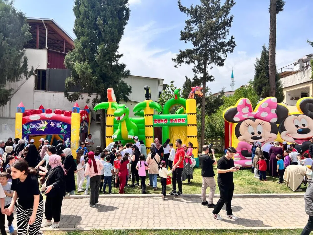 Kahramanmaraş'ta depremzede çocukların 23 Nisan coşkusu