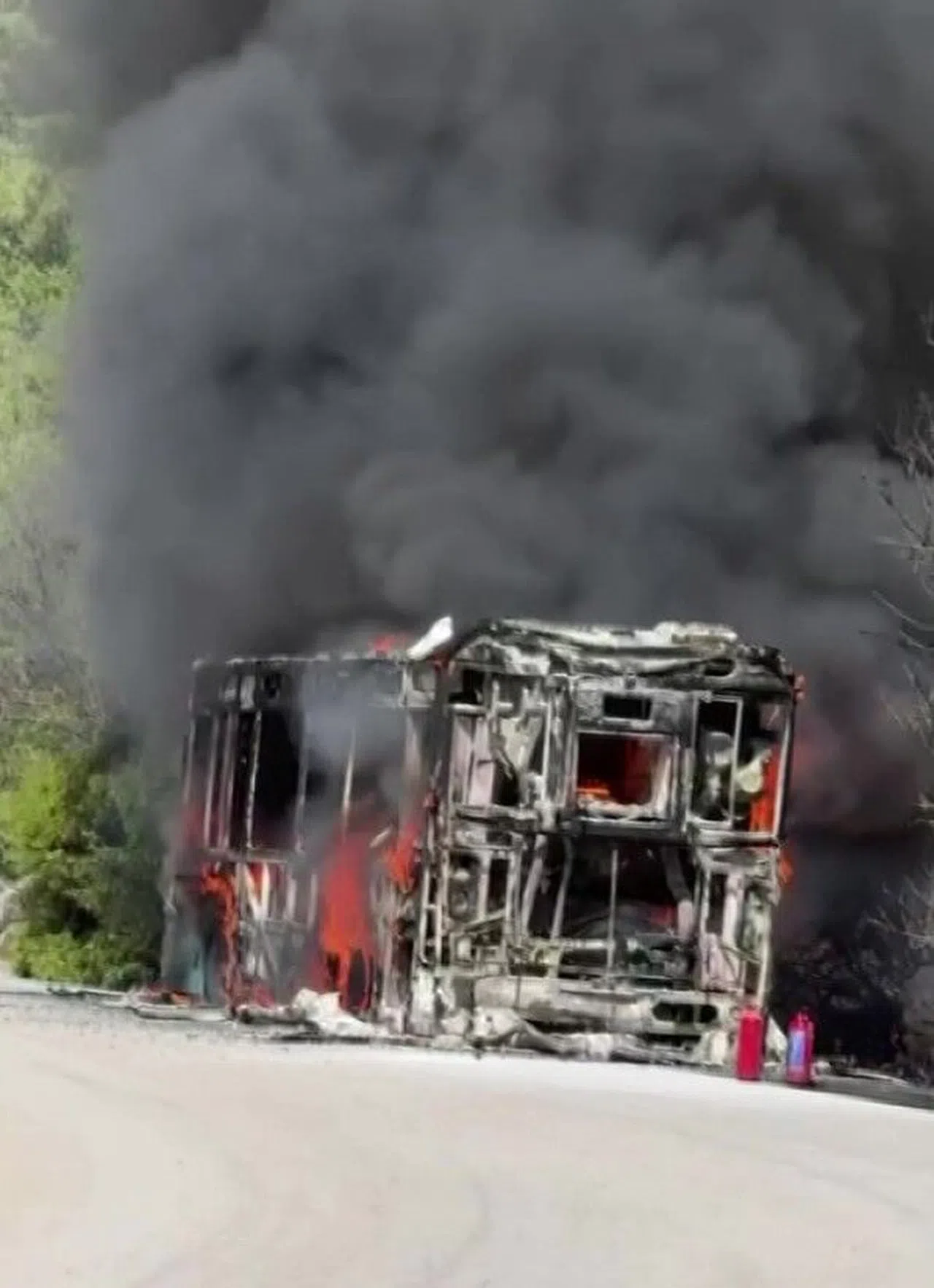 Alev Alev Yanan Halk Otobüsünden Geriye Demir Yığını Kaldı
