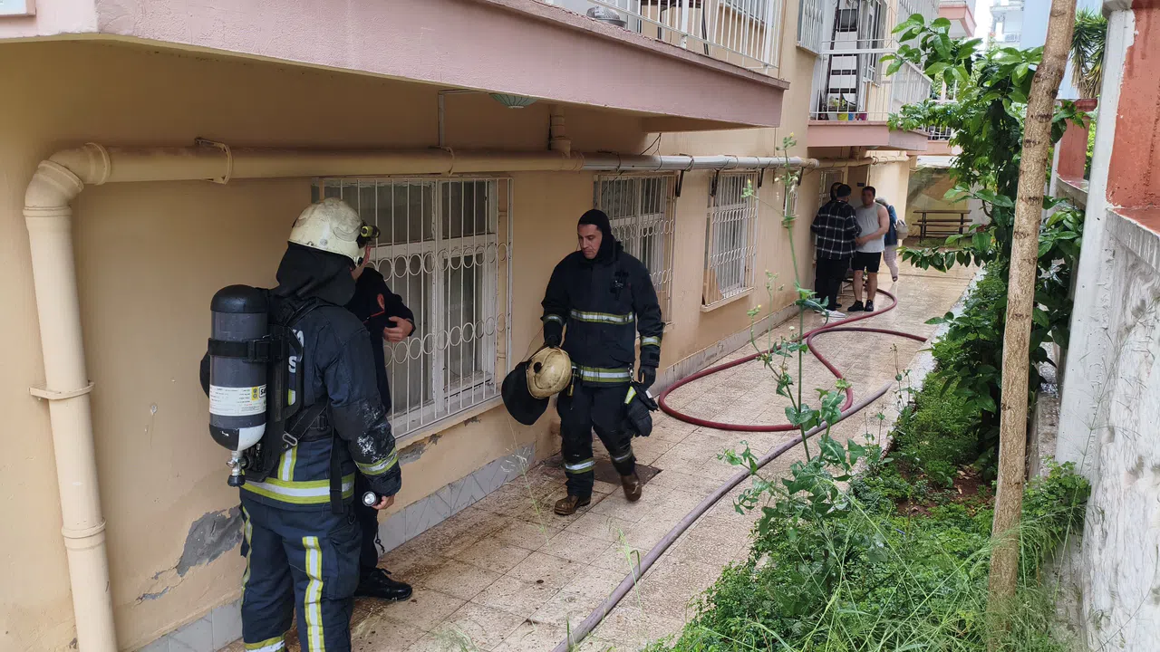 Apartmanın Kömürlüğündeki Yangın Korkuttu