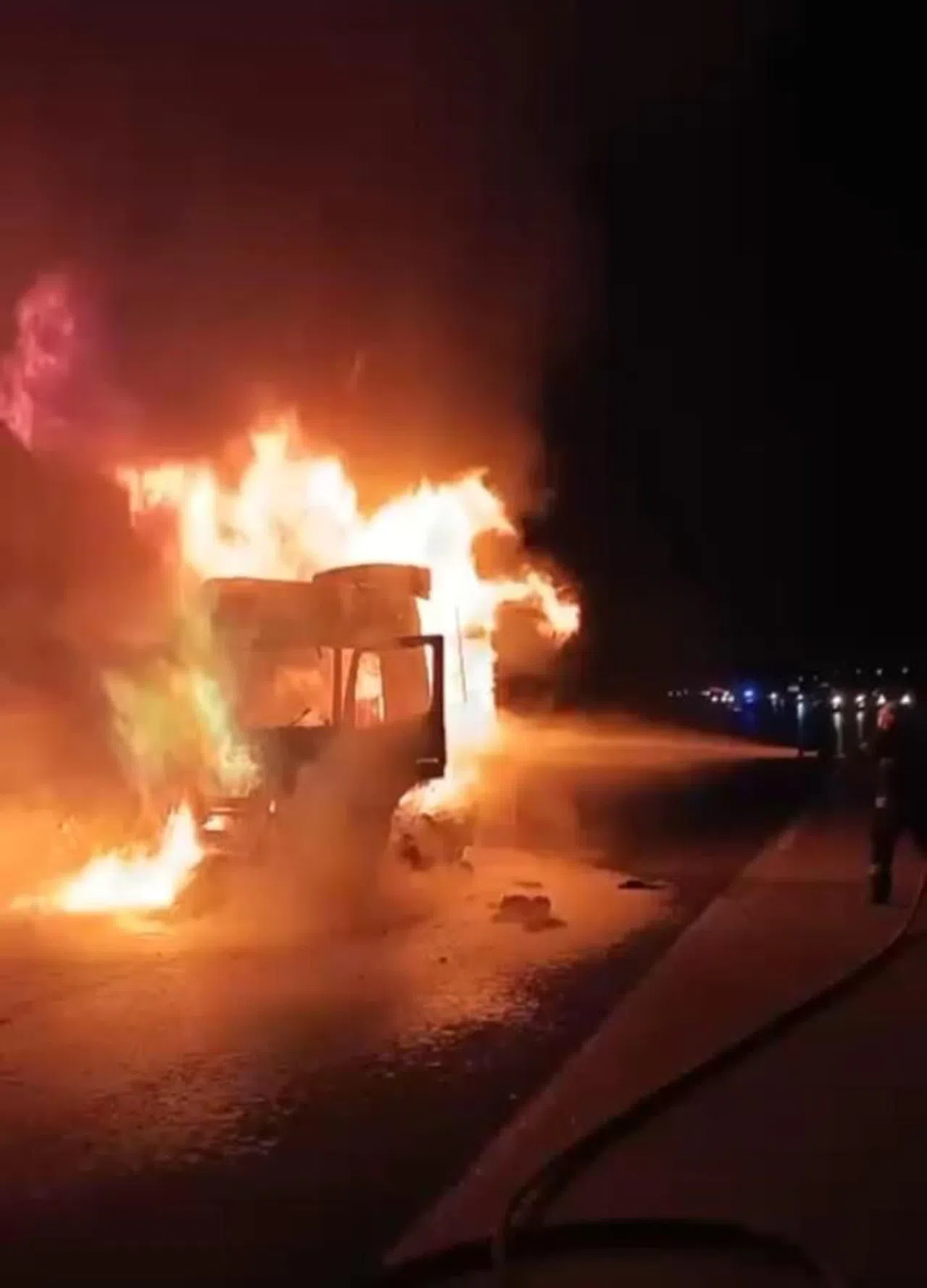 Kahramanmaraş'ta tır alev alev yandı