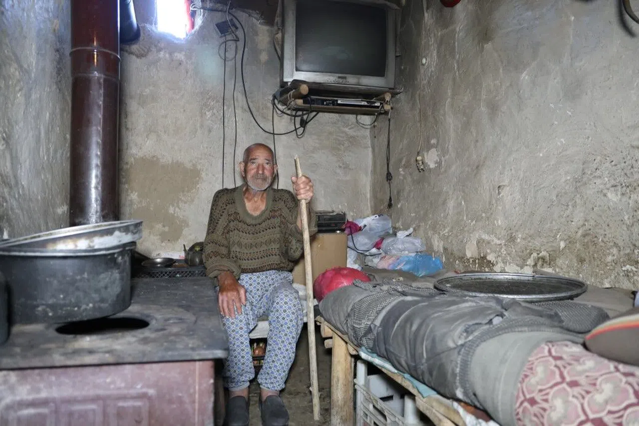 Ambulansa binerken ’Çizmelerim çıkarayım mı’ sözüyle gönülleri fethetti, hayatından dram çıktı